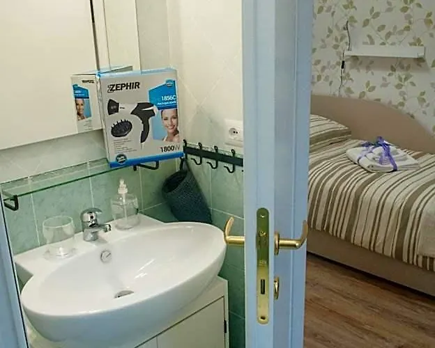 Konukevi A Casa Di Benny Roma